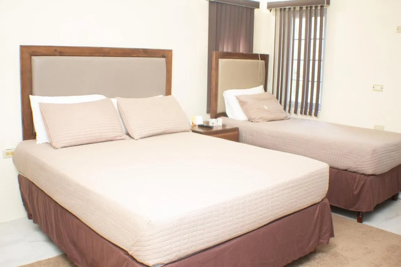 The Vista Inn 팰머스 게스트하우스