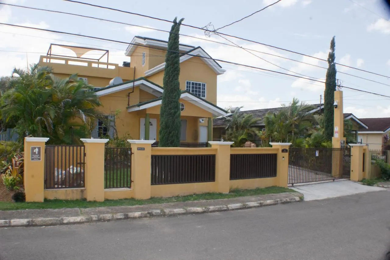 Guest house The Vista Inn Falmouth Jamaica